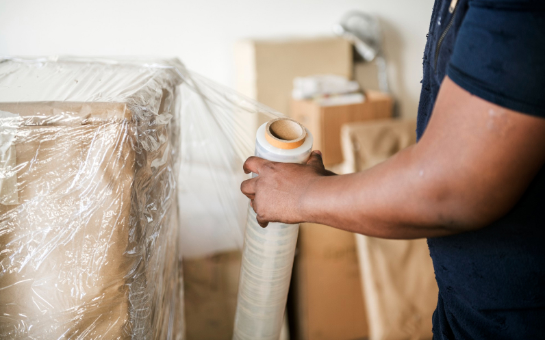 Professional Movers’ Guide to Packing Light
